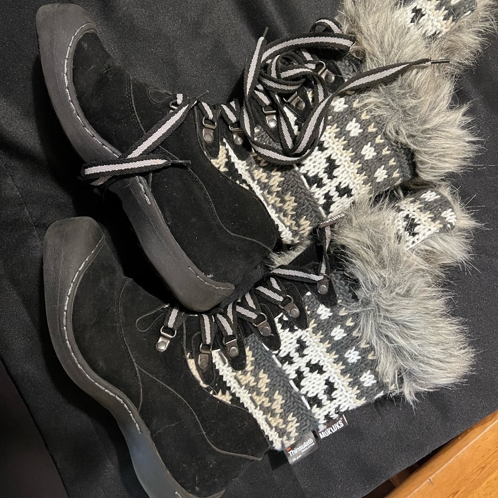 FUZZY WINTER BOOTS !!
